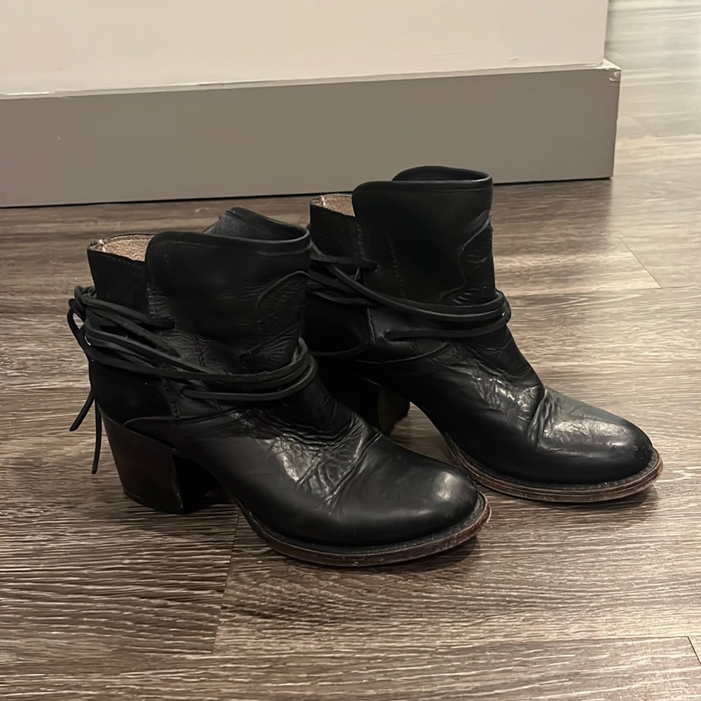 FREEBIRD CASEY booties 8